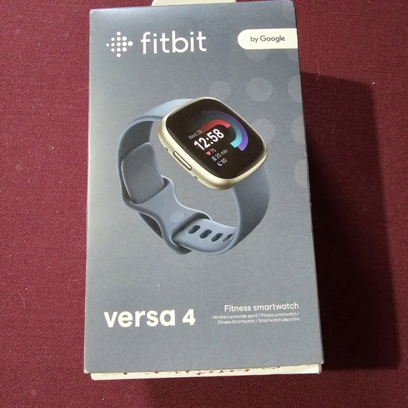Fitbit Versa 4 - Picture 3 of 3